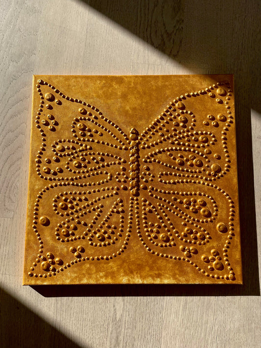 BUTTERFLY GOLD 01